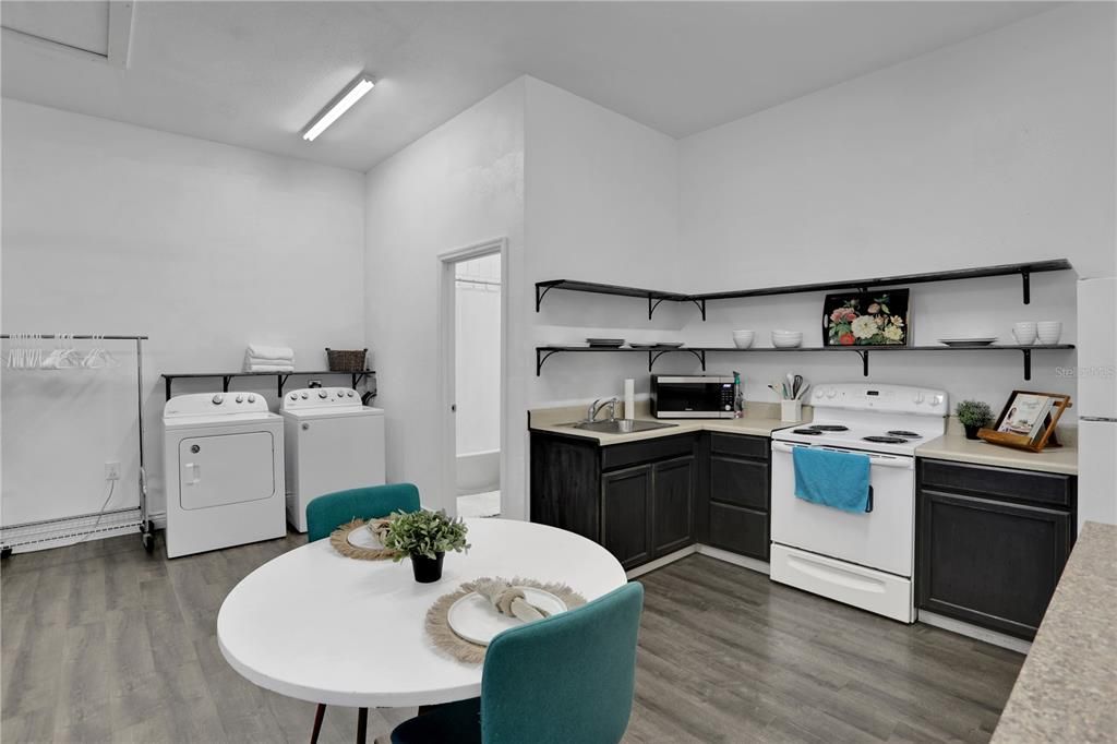 Active With Contract: $400,000 (0 beds, 0 baths, 2527 Square Feet)