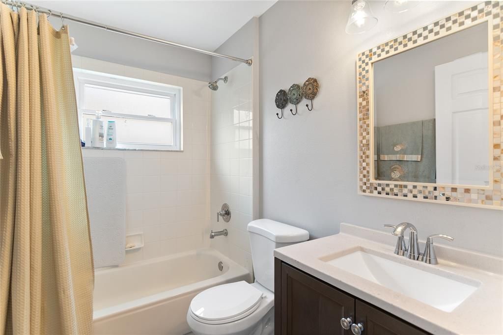 For Sale: $354,900 (2 beds, 2 baths, 1466 Square Feet)