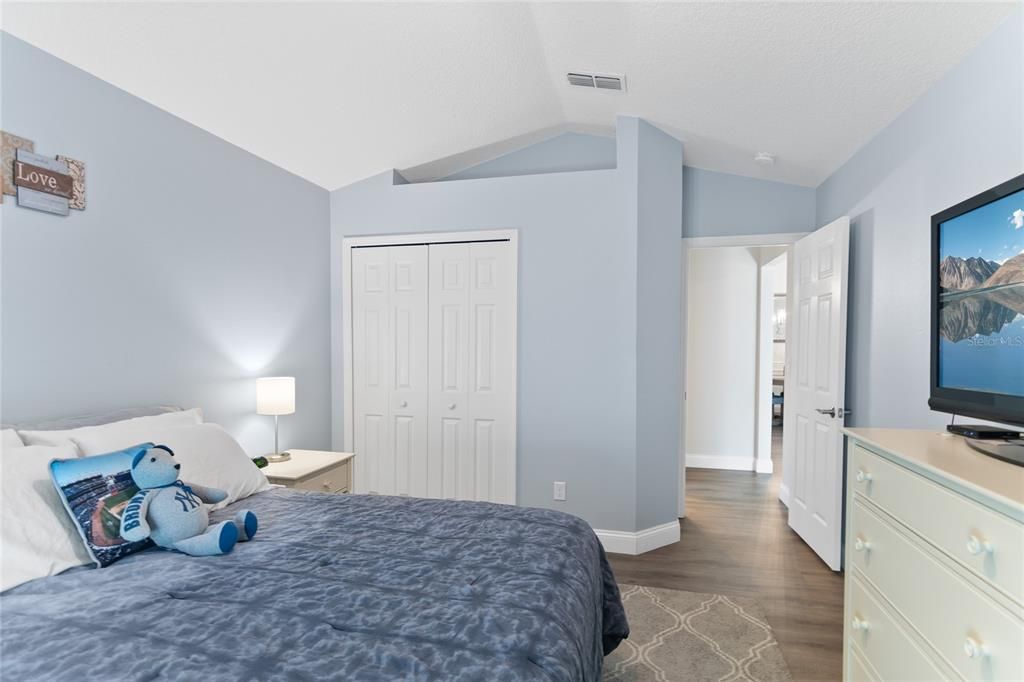 For Sale: $354,900 (2 beds, 2 baths, 1466 Square Feet)