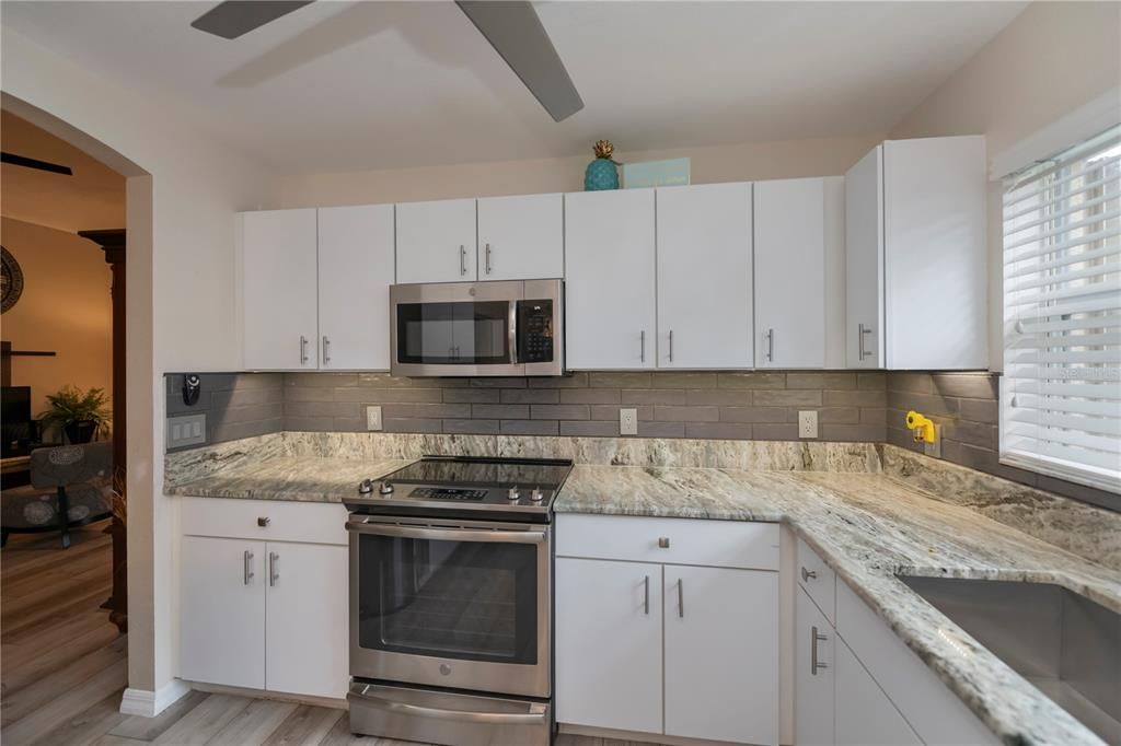 For Sale: $349,990 (2 beds, 2 baths, 1400 Square Feet)