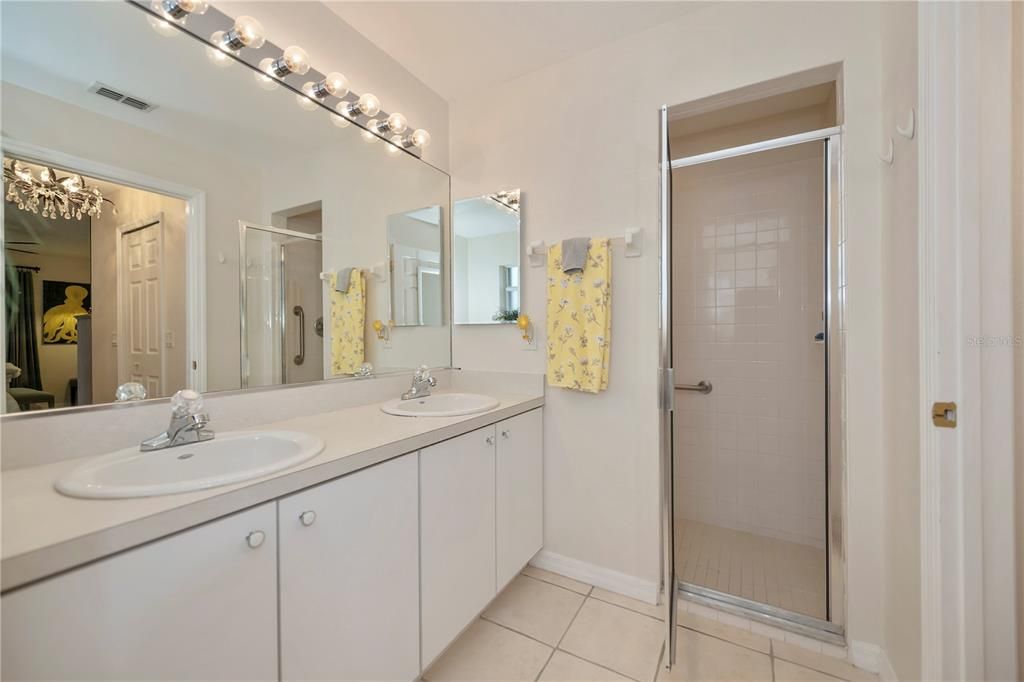 For Sale: $349,990 (2 beds, 2 baths, 1400 Square Feet)