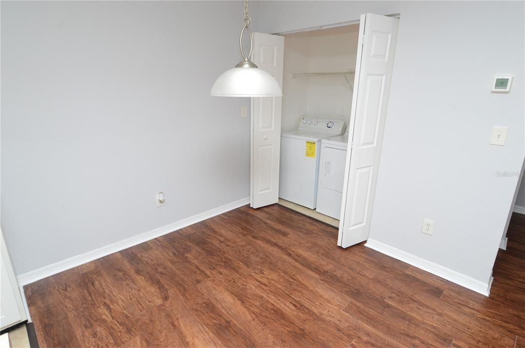 Active With Contract: $1,600 (1 beds, 1 baths, 742 Square Feet)