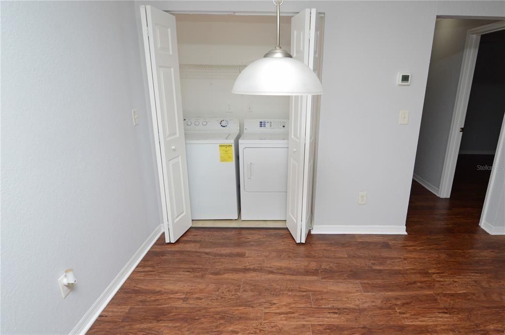 Active With Contract: $1,600 (1 beds, 1 baths, 742 Square Feet)