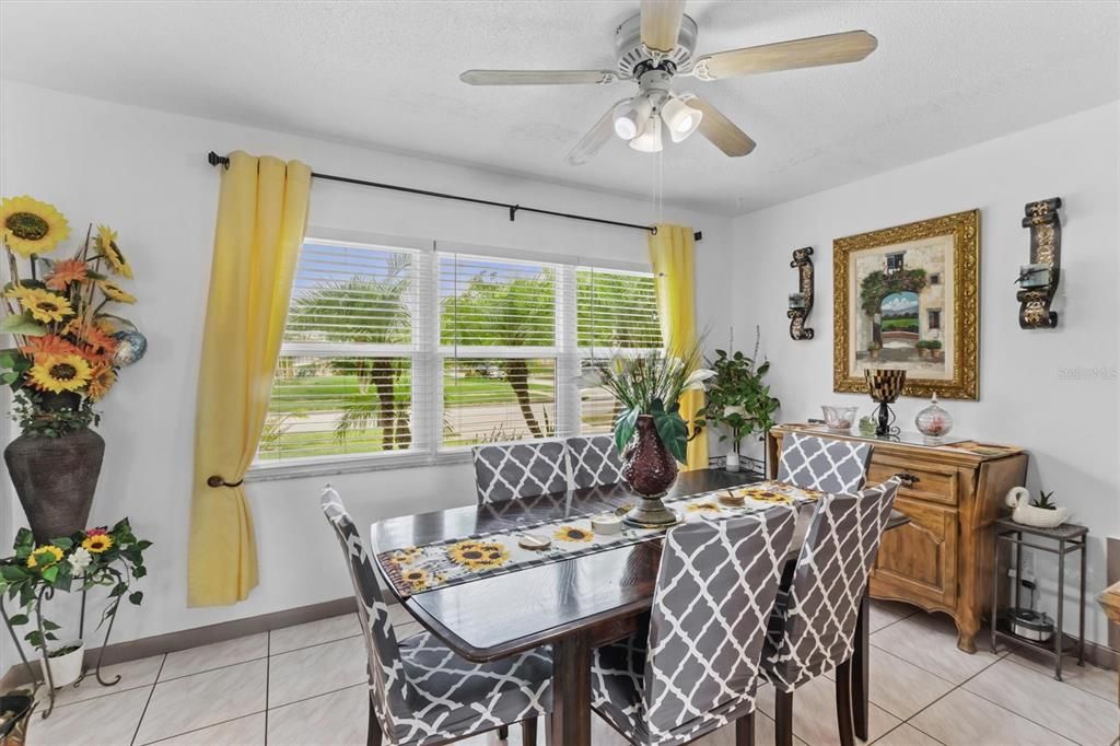 Active With Contract: $379,900 (3 beds, 2 baths, 1176 Square Feet)