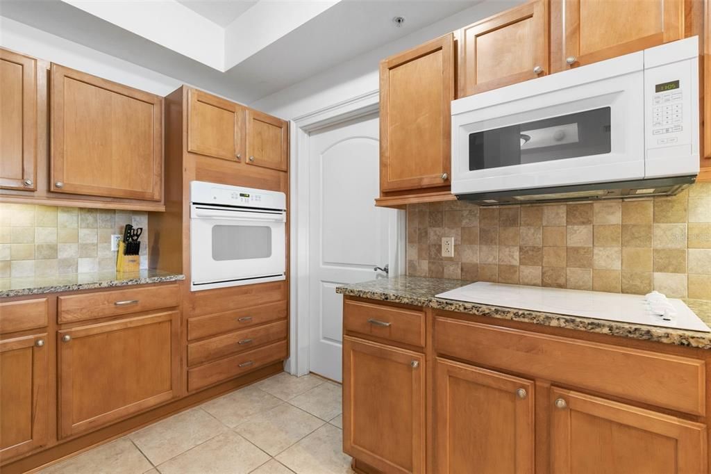 For Sale: $449,000 (2 beds, 2 baths, 1570 Square Feet)