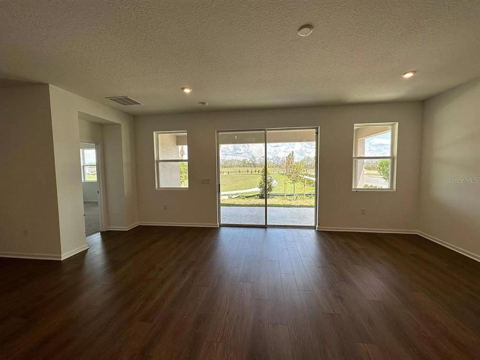 For Rent: $3,000 (4 beds, 3 baths, 2018 Square Feet)