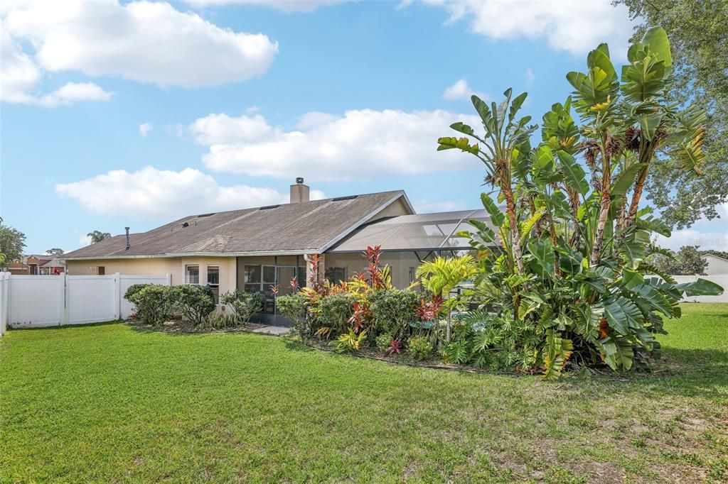 OVERSIZED PIE SHAPED LOT in a CUL-DE-SAC with an OVERSIZED YARD FULLY FENCED IN, in a tucked away portion of the community with ALMOST NO DRIVE BY TRAFFIC!