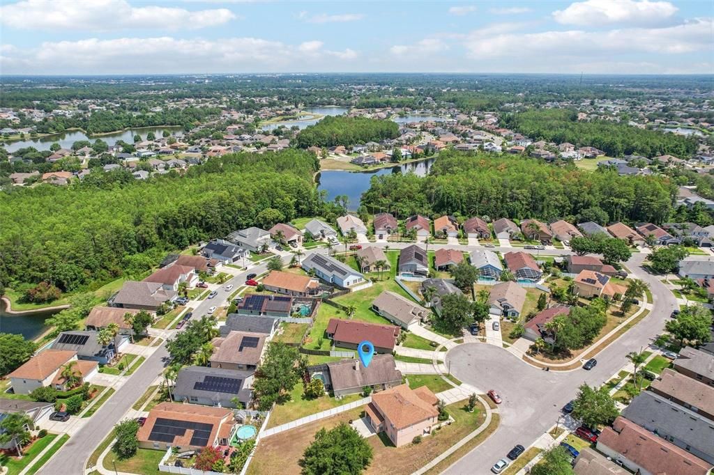 You are also ONLY MINUTES AWAY from all of the SHOPPING AND RESTAURANTS you can dream of in the WATERFORD LAKES TOWN CENTER and a short drive to the UNIVERSITY OF CENTRAL FLORIDA!