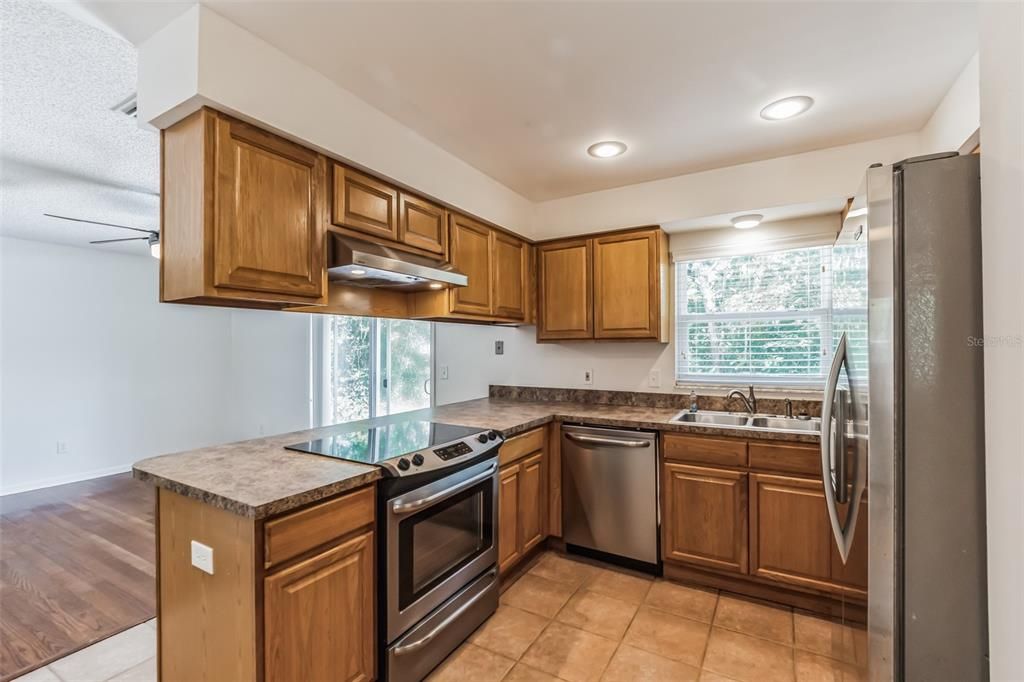 For Sale: $379,800 (3 beds, 2 baths, 1636 Square Feet)