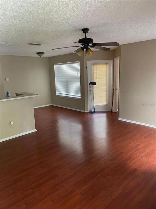 Active With Contract: $1,500 (2 beds, 1 baths, 851 Square Feet)