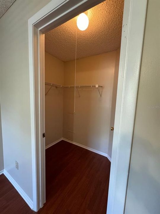 Active With Contract: $1,500 (2 beds, 1 baths, 851 Square Feet)