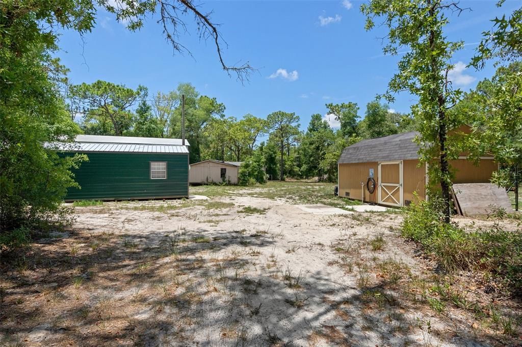 На продажу: $449,900 (4.99 acres)