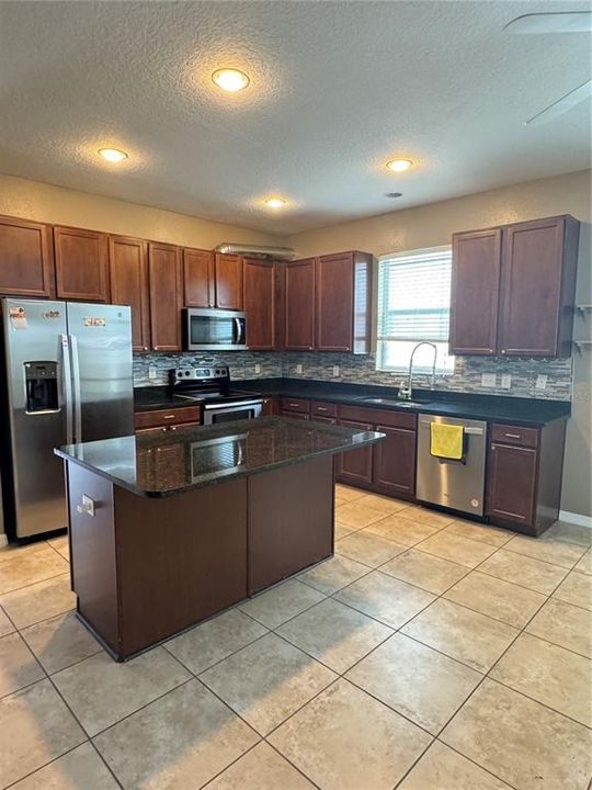 For Rent: $3,199 (5 beds, 3 baths, 3210 Square Feet)