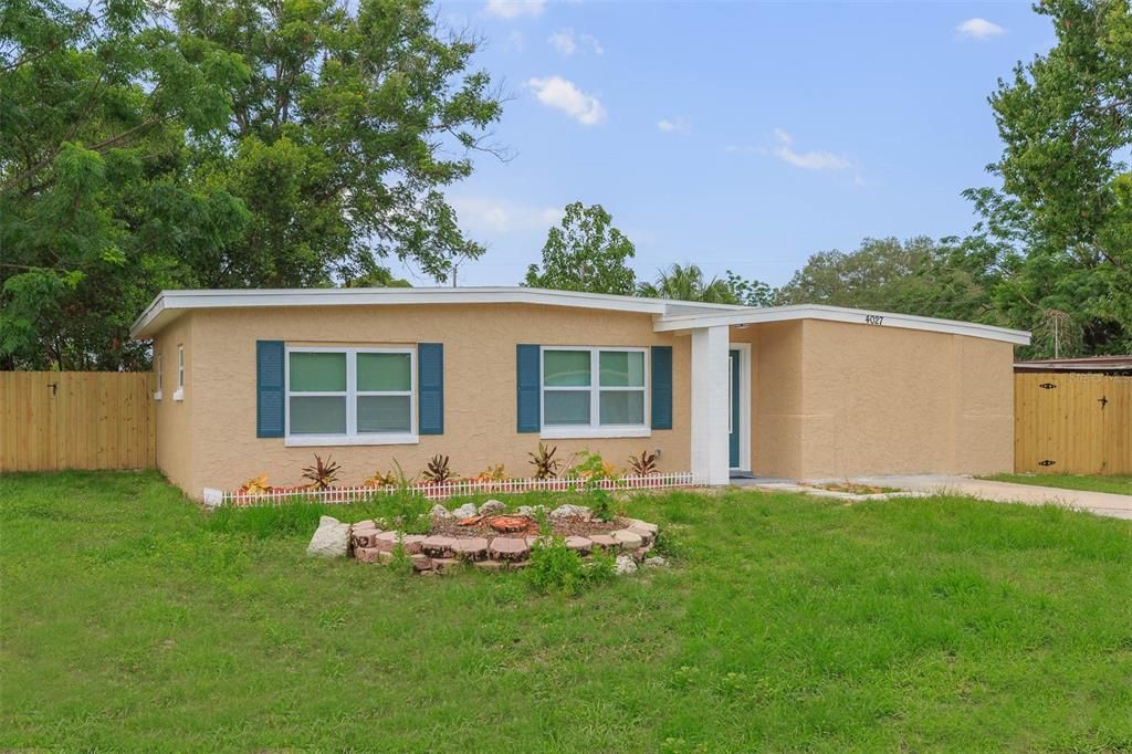 For Sale: $259,000 (4 beds, 2 baths, 1105 Square Feet)