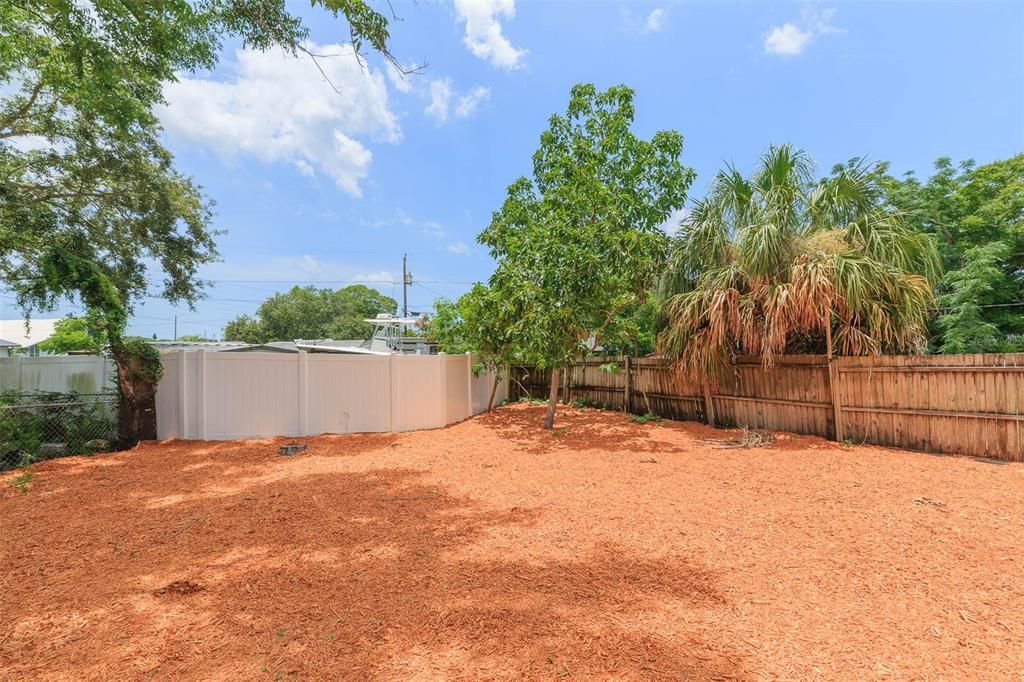 For Sale: $259,000 (4 beds, 2 baths, 1105 Square Feet)