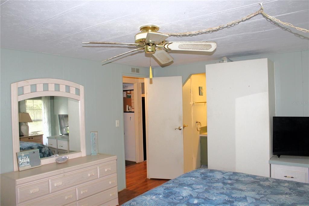 For Sale: $205,000 (2 beds, 2 baths, 1312 Square Feet)