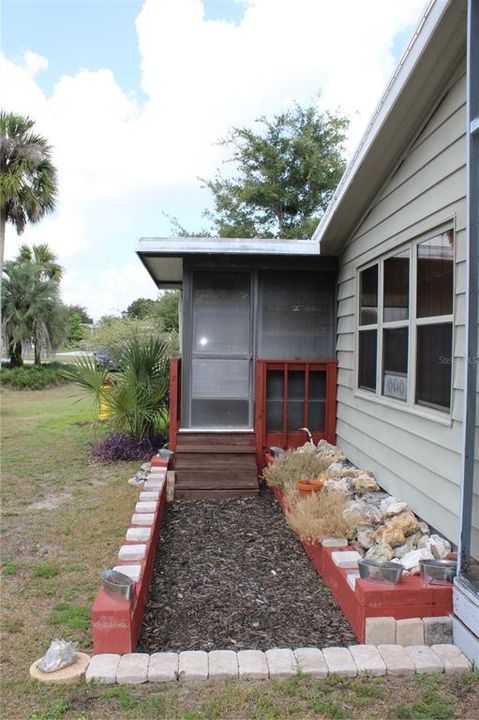 For Sale: $205,000 (2 beds, 2 baths, 1312 Square Feet)