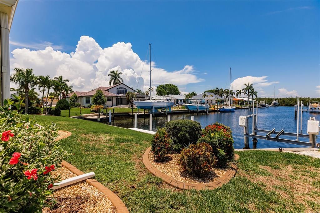 DOCK & BOAT LIFT