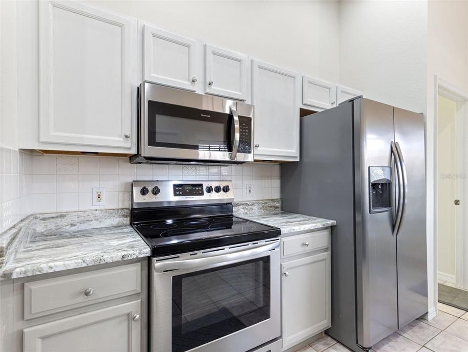 For Sale: $299,500 (2 beds, 2 baths, 1260 Square Feet)