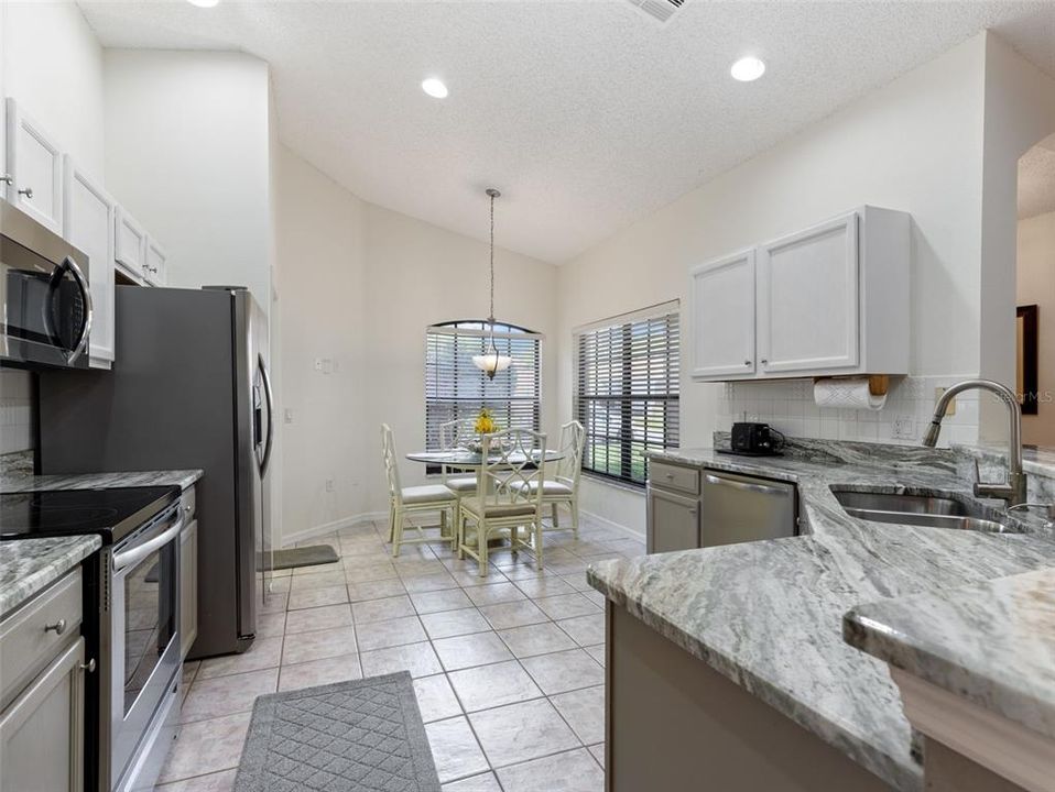 For Sale: $299,500 (2 beds, 2 baths, 1260 Square Feet)