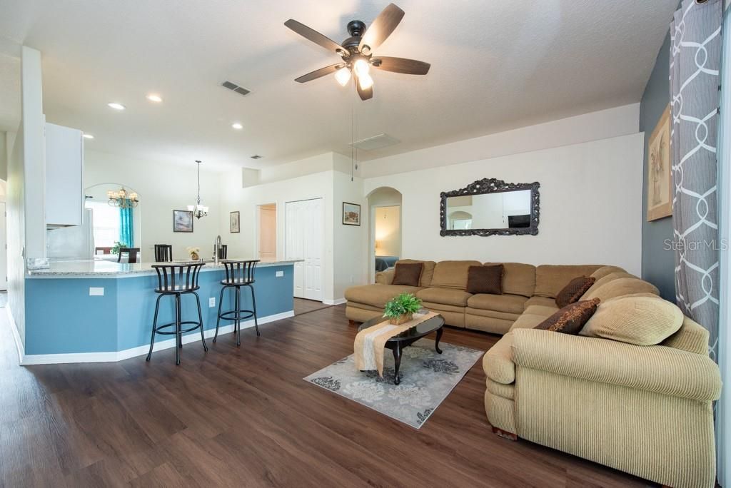 Active With Contract: $445,000 (4 beds, 2 baths, 2079 Square Feet)