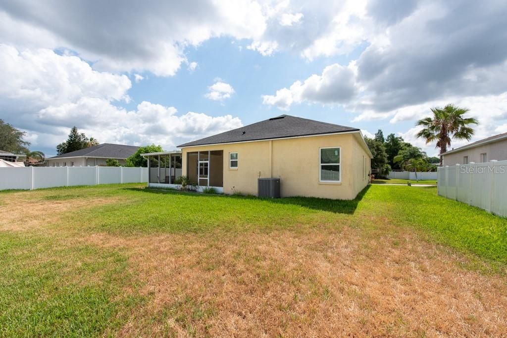 For Sale: $450,000 (4 beds, 2 baths, 2079 Square Feet)