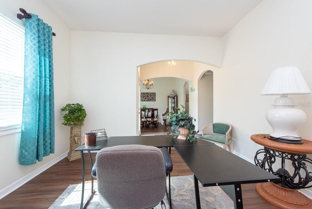 Active With Contract: $445,000 (4 beds, 2 baths, 2079 Square Feet)