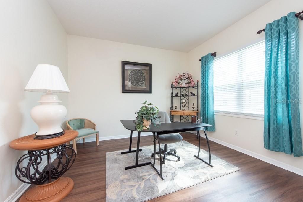 For Sale: $450,000 (4 beds, 2 baths, 2079 Square Feet)