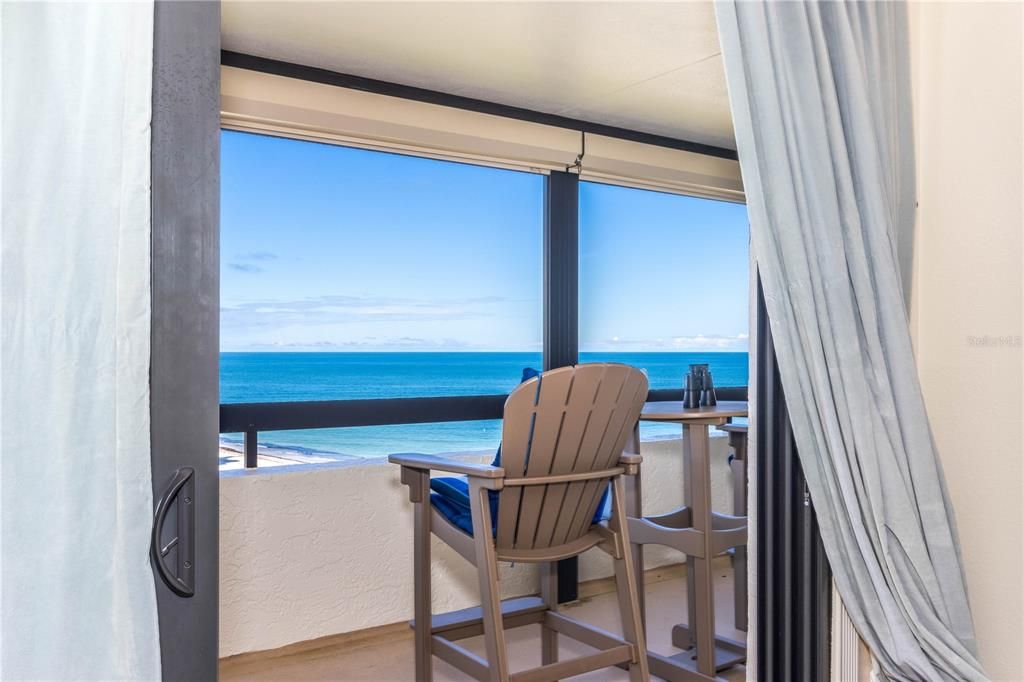 BEACHFRONT CONDO TO SHARE WITH FAMILY