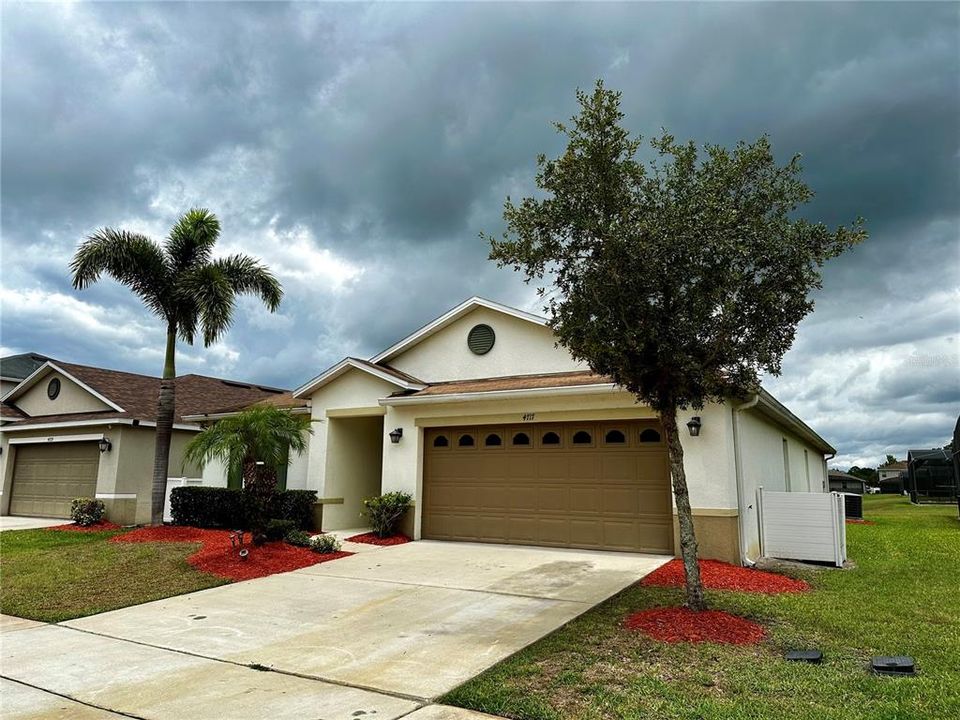 For Sale: $445,000 (4 beds, 2 baths, 2003 Square Feet)