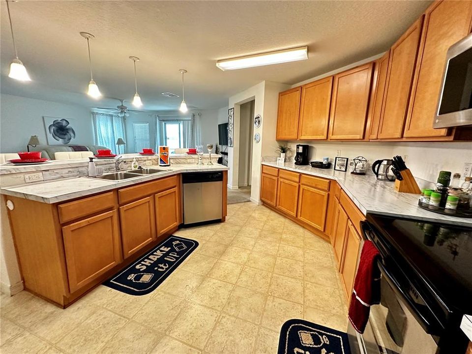 For Sale: $445,000 (4 beds, 2 baths, 2003 Square Feet)