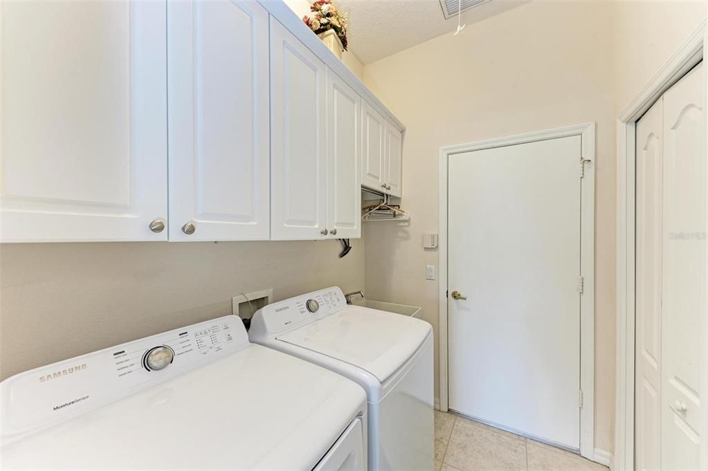 For Sale: $475,000 (2 beds, 2 baths, 1747 Square Feet)