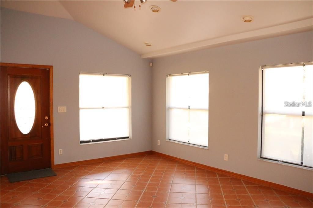 Foyer / Formal living room