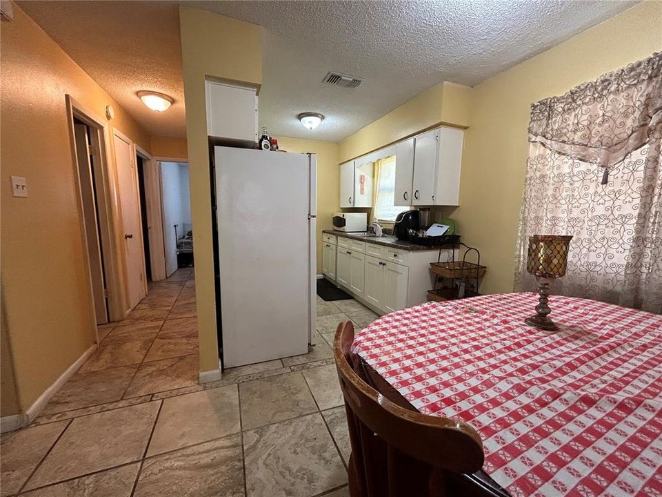 For Sale: $250,000 (2 beds, 1 baths, 2064 Square Feet)