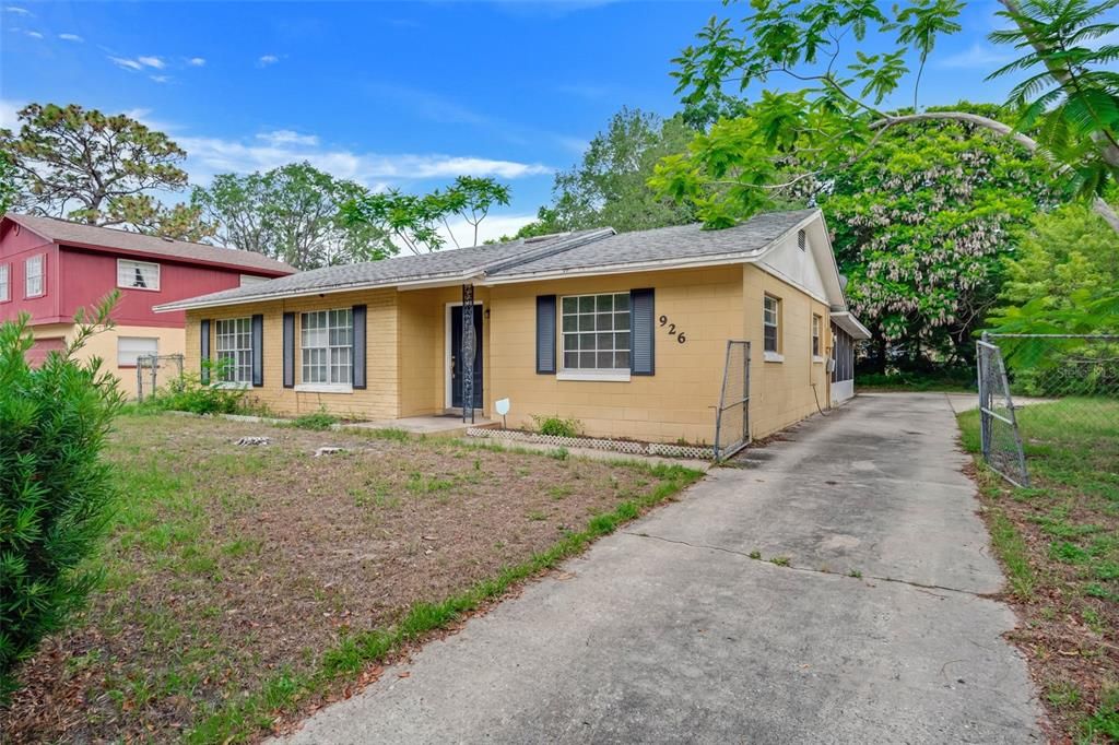 For Sale: $365,000 (4 beds, 2 baths, 1680 Square Feet)