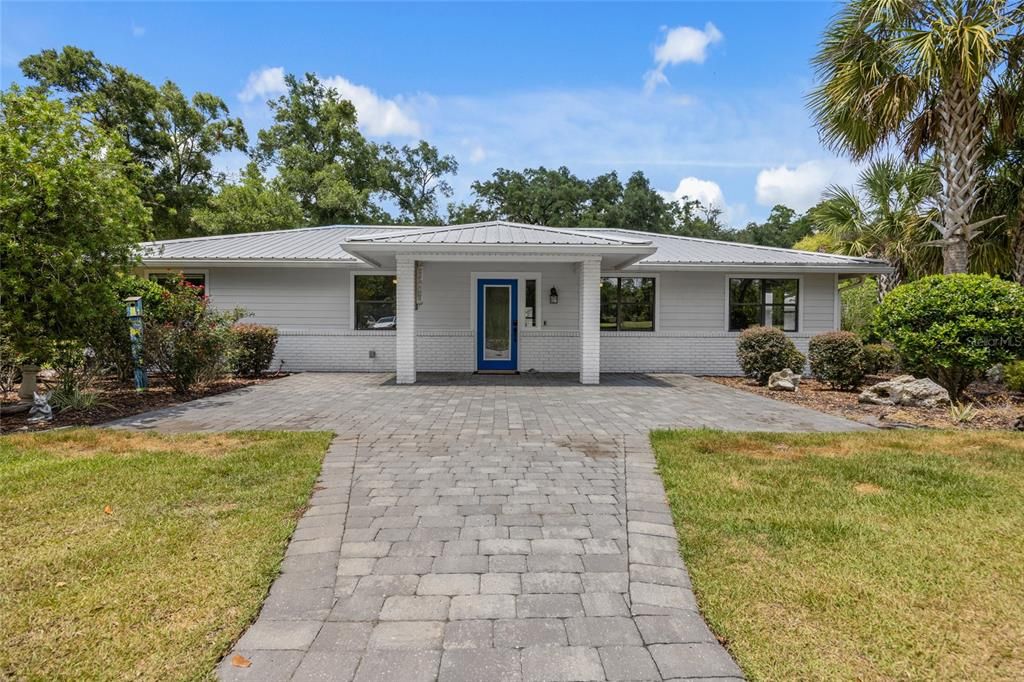 Active With Contract: $749,900 (4 beds, 3 baths, 2609 Square Feet)