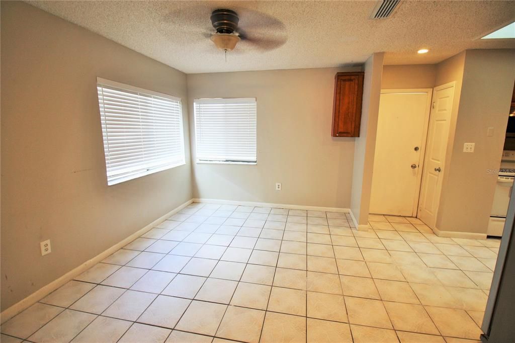 For Rent: $2,395 (3 beds, 2 baths, 1298 Square Feet)