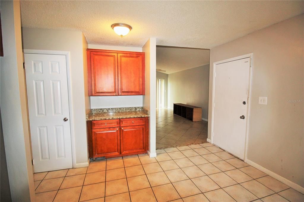 For Rent: $2,295 (3 beds, 2 baths, 1298 Square Feet)