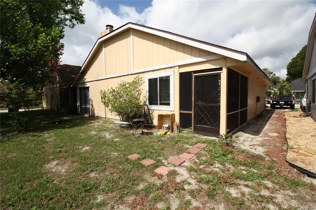 For Rent: $2,395 (3 beds, 2 baths, 1298 Square Feet)