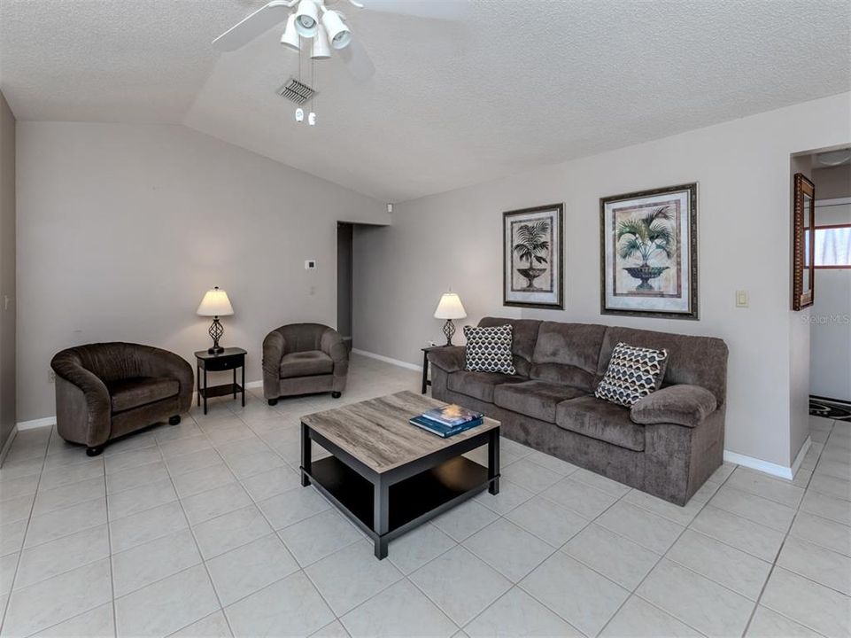 For Sale: $299,900 (3 beds, 2 baths, 1495 Square Feet)