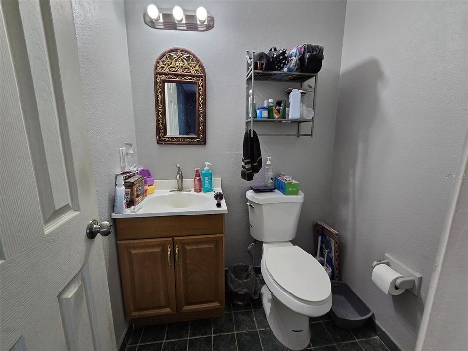 For Sale: $340,000 (3 beds, 1 baths, 988 Square Feet)