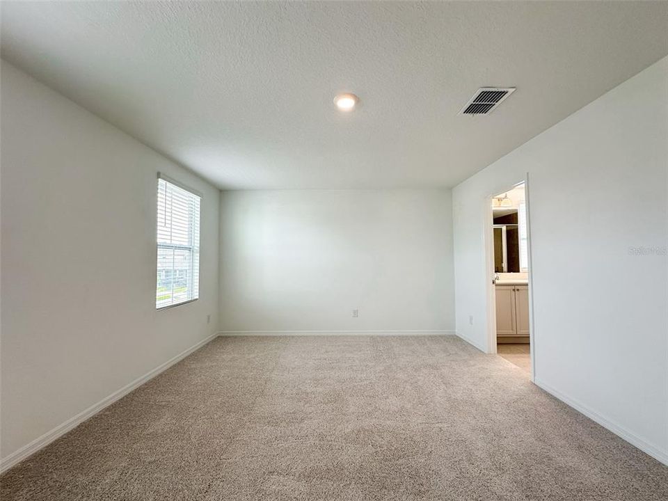 For Rent: $3,199 (3 beds, 2 baths, 2134 Square Feet)