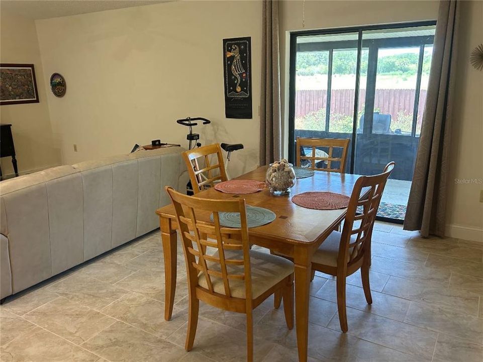 En Venta: $385,000 (3 camas, 2 baños, 1217 Pies cuadrados)