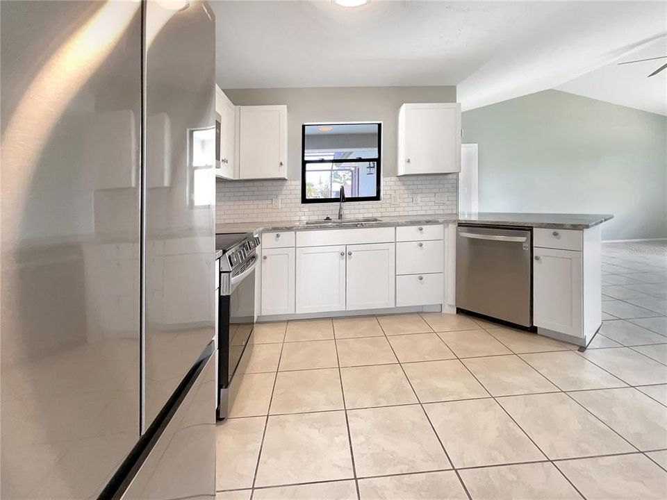 For Sale: $368,000 (2 beds, 2 baths, 1500 Square Feet)