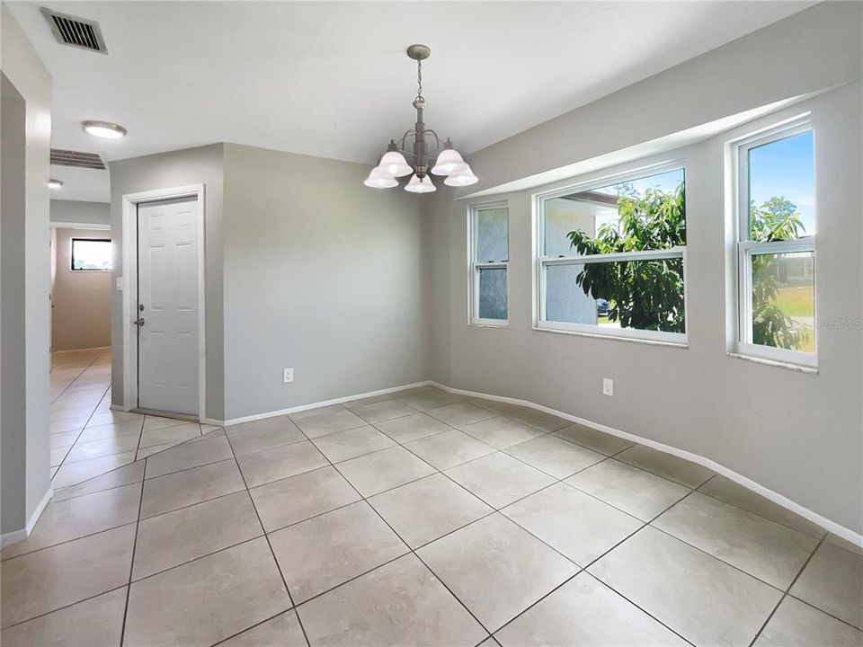 For Sale: $368,000 (2 beds, 2 baths, 1500 Square Feet)