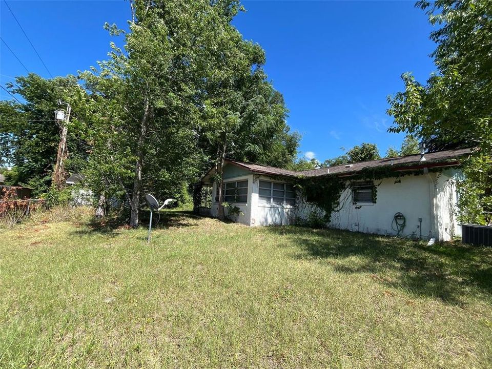 Active With Contract: $150,000 (3 beds, 2 baths, 1392 Square Feet)