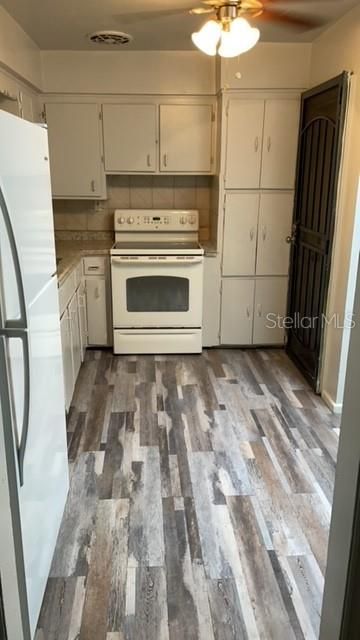 For Rent: $2,200 (4 beds, 2 baths, 1678 Square Feet)