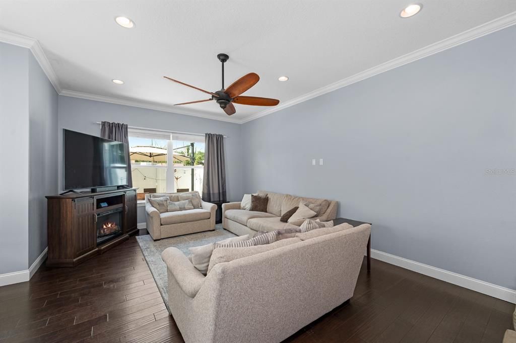 For Sale: $879,500 (3 beds, 2 baths, 2022 Square Feet)