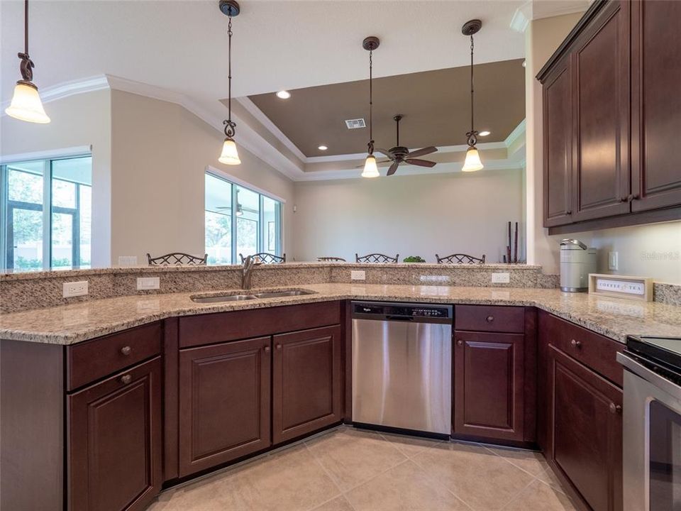 Granite Counter Tops - Considerable Cooking Space