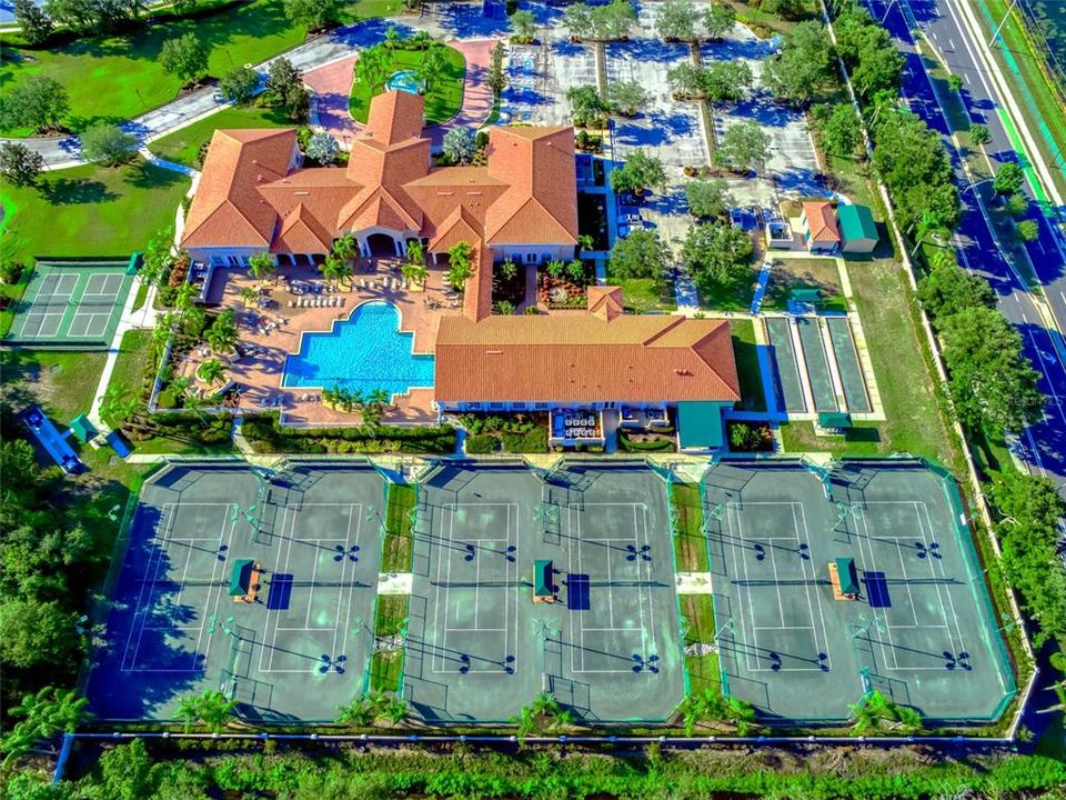 Aerial View of Clubhouse & Amenities
